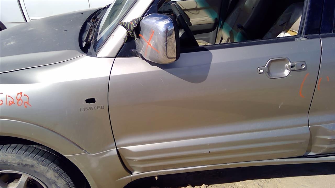 https://f005.backblazeb2.com/file/img-partshotlines-com/Inventory/SW52/Vehicle/20307_10.jpg