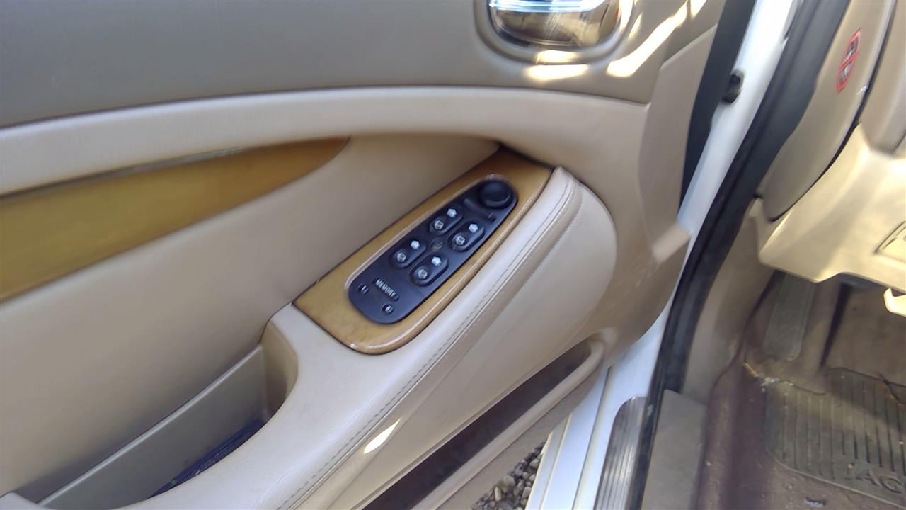 https://f005.backblazeb2.com/file/img-partshotlines-com/Inventory/SW52/Vehicle/20341_02.jpg