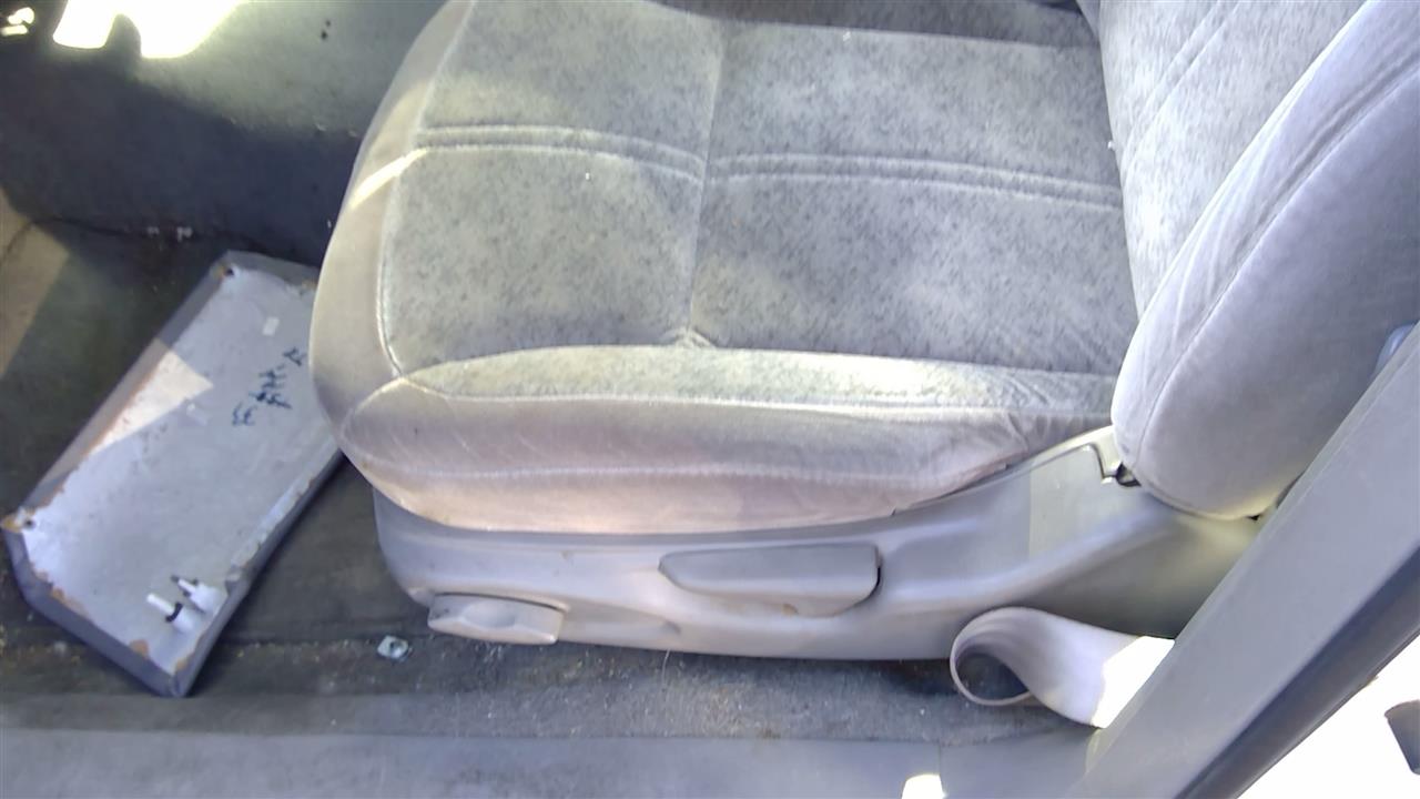 https://f005.backblazeb2.com/file/img-partshotlines-com/Inventory/SW52/Vehicle/20343_03.jpg