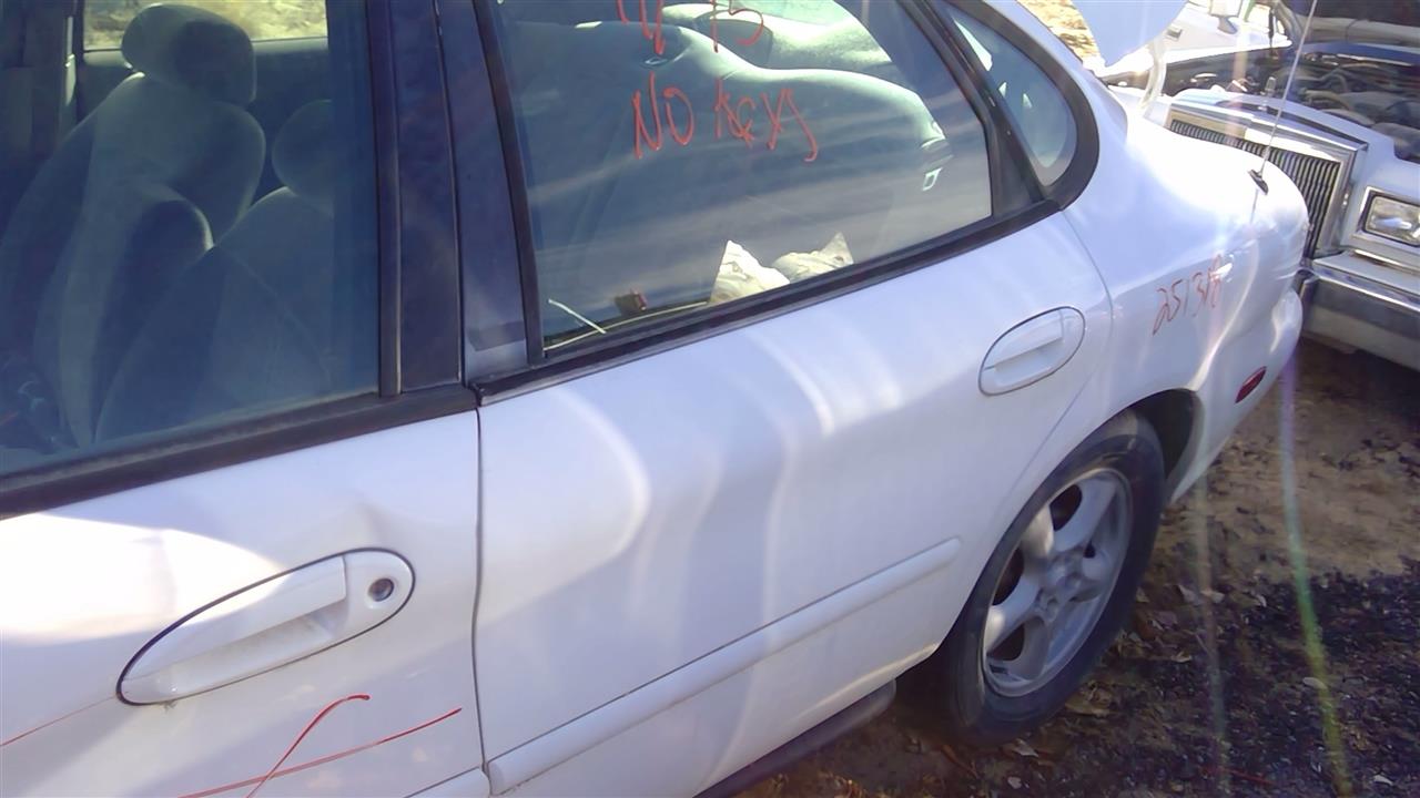 https://f005.backblazeb2.com/file/img-partshotlines-com/Inventory/SW52/Vehicle/20343_11.jpg