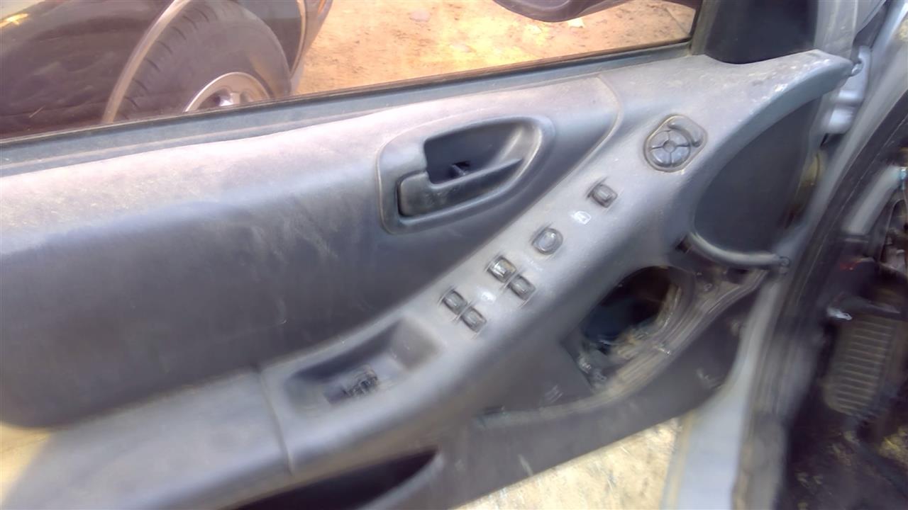 https://f005.backblazeb2.com/file/img-partshotlines-com/Inventory/SW52/Vehicle/20349_02.jpg