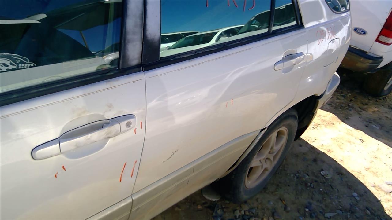 https://f005.backblazeb2.com/file/img-partshotlines-com/Inventory/SW52/Vehicle/20351_11.jpg