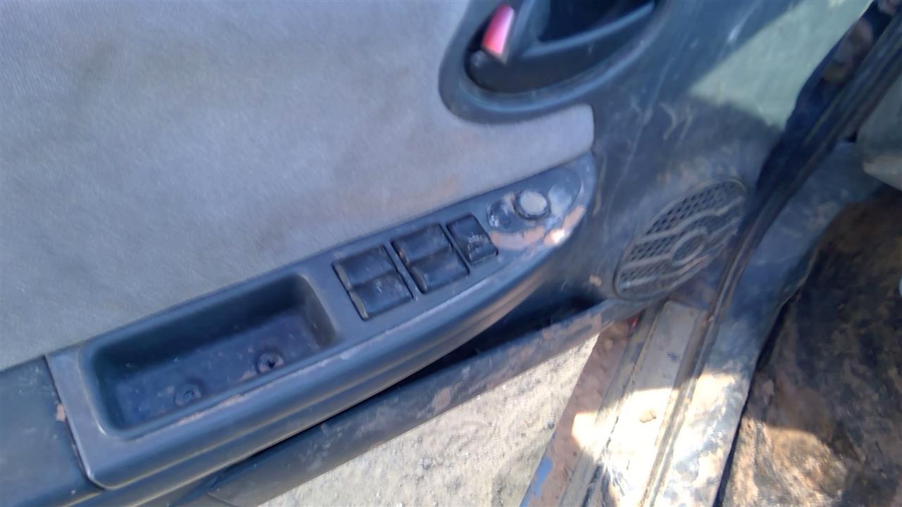 https://f005.backblazeb2.com/file/img-partshotlines-com/Inventory/SW52/Vehicle/20357_02.jpg
