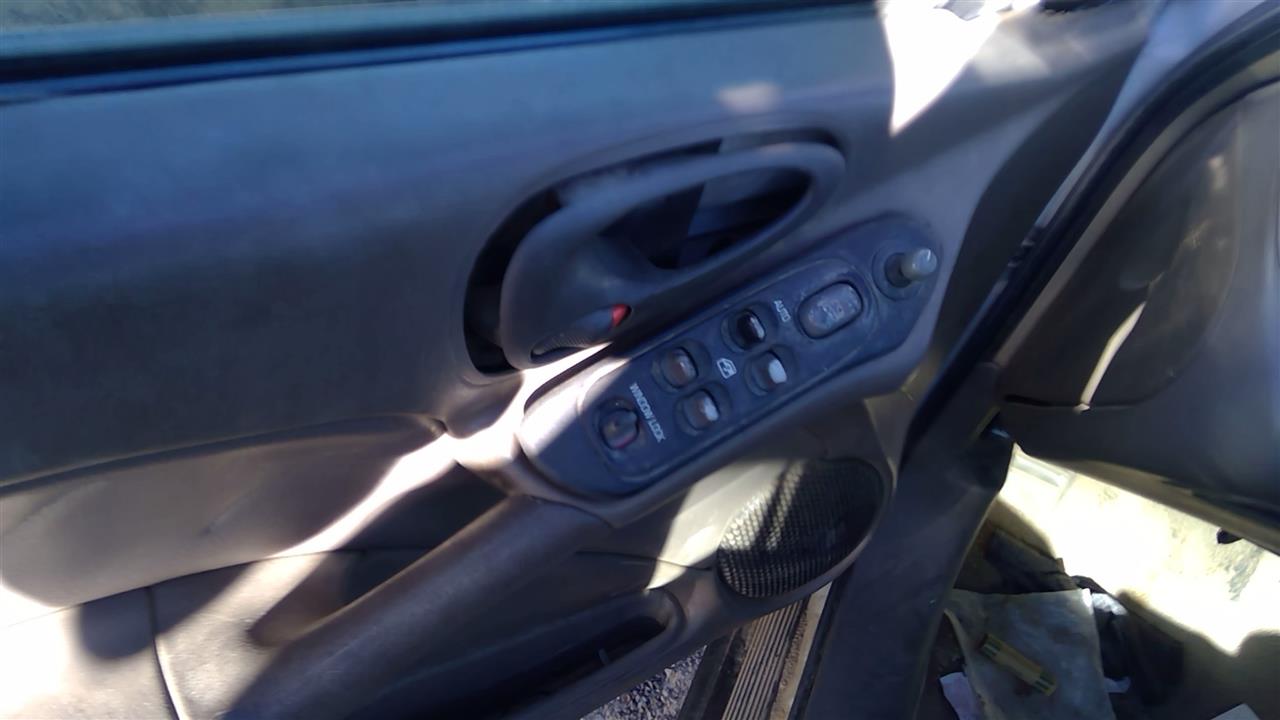 https://f005.backblazeb2.com/file/img-partshotlines-com/Inventory/SW52/Vehicle/20359_02.jpg