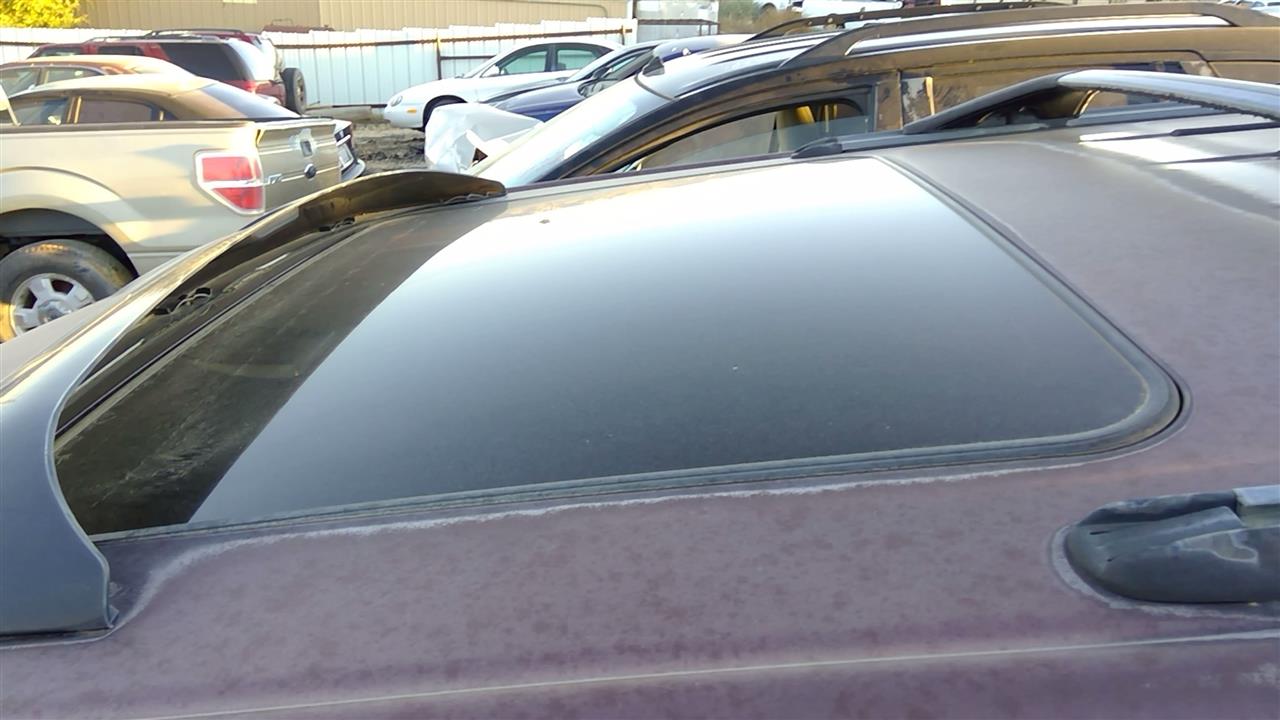 https://f005.backblazeb2.com/file/img-partshotlines-com/Inventory/SW52/Vehicle/20376_04.jpg