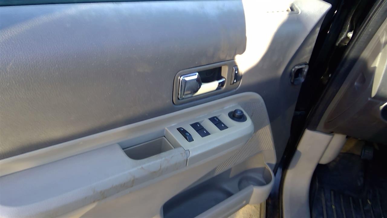 https://f005.backblazeb2.com/file/img-partshotlines-com/Inventory/SW52/Vehicle/20388_02.jpg