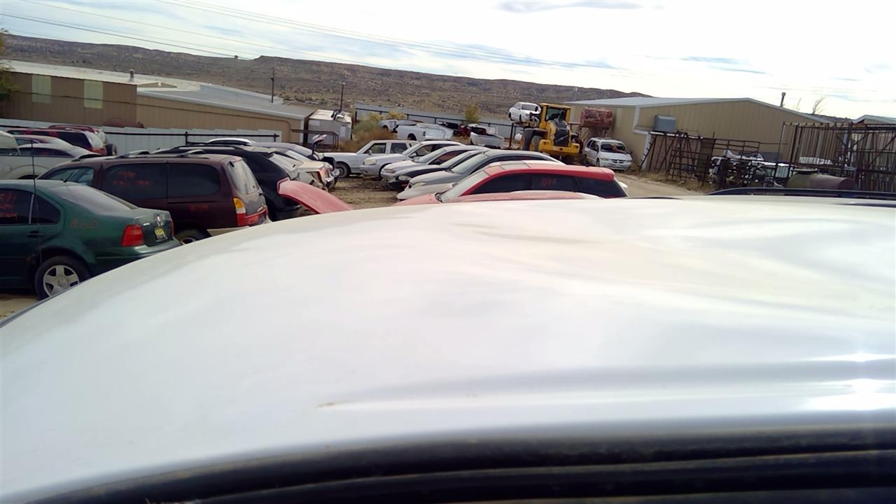 https://f005.backblazeb2.com/file/img-partshotlines-com/Inventory/SW52/Vehicle/20400_04.jpg