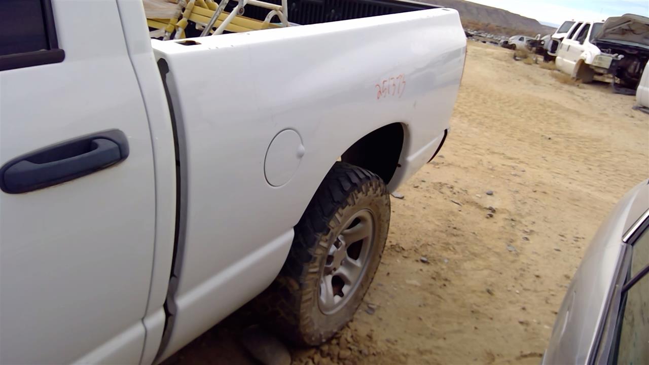 https://f005.backblazeb2.com/file/img-partshotlines-com/Inventory/SW52/Vehicle/20400_12.jpg