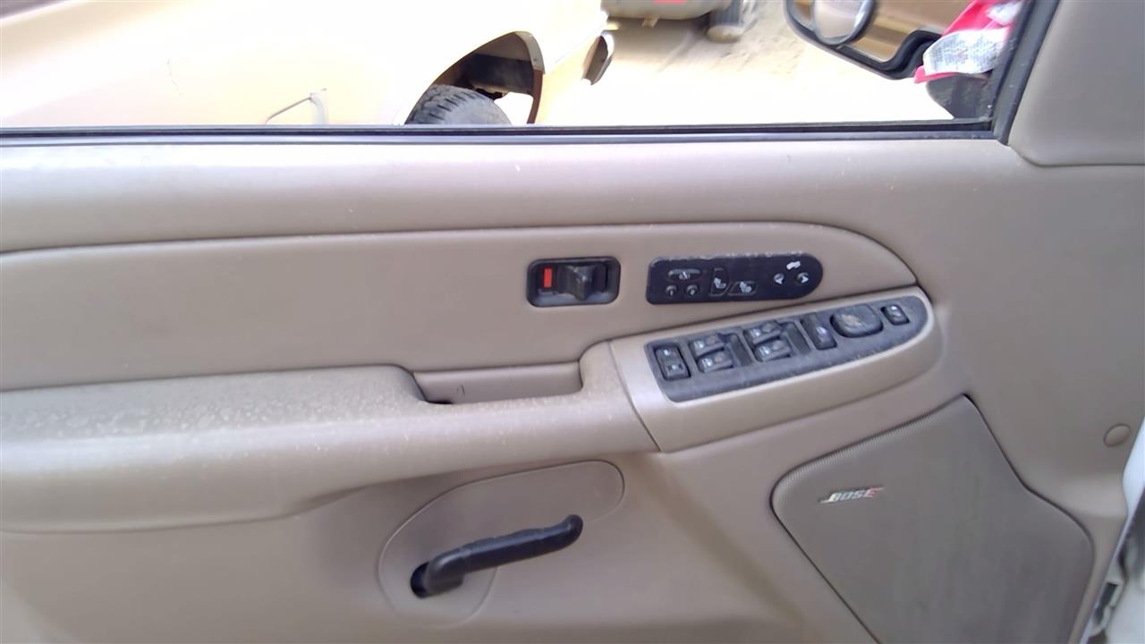 https://f005.backblazeb2.com/file/img-partshotlines-com/Inventory/SW52/Vehicle/20407_02.jpg