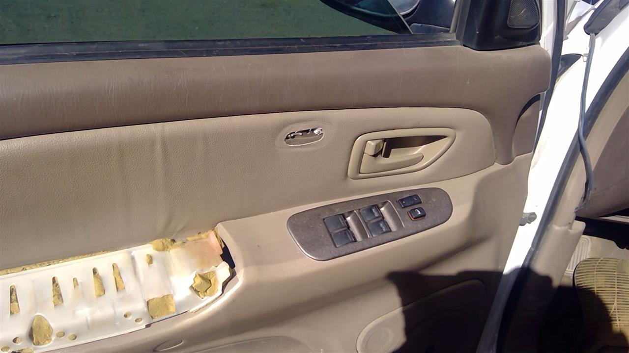 https://f005.backblazeb2.com/file/img-partshotlines-com/Inventory/SW52/Vehicle/20411_02.jpg