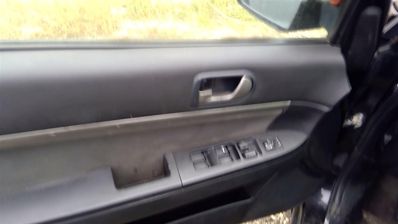 https://f005.backblazeb2.com/file/img-partshotlines-com/Inventory/SW52/Vehicle/20418_02.jpg