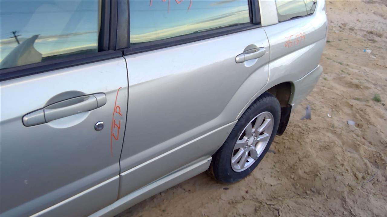 https://f005.backblazeb2.com/file/img-partshotlines-com/Inventory/SW52/Vehicle/20422_10.jpg