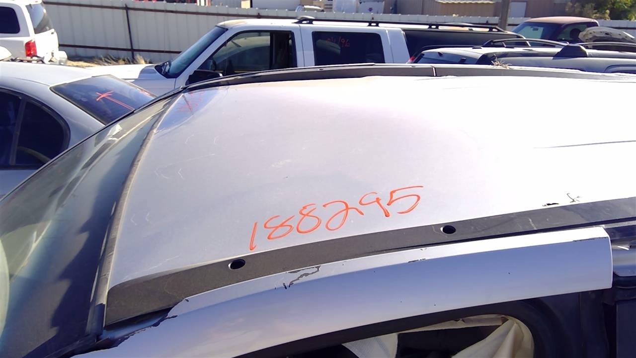 https://f005.backblazeb2.com/file/img-partshotlines-com/Inventory/SW52/Vehicle/20427_03.jpg