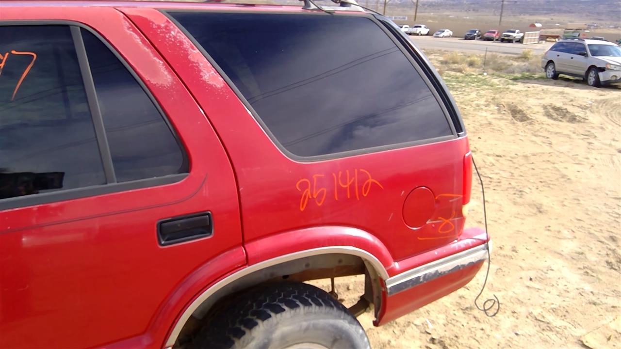 https://f005.backblazeb2.com/file/img-partshotlines-com/Inventory/SW52/Vehicle/20442_12.jpg