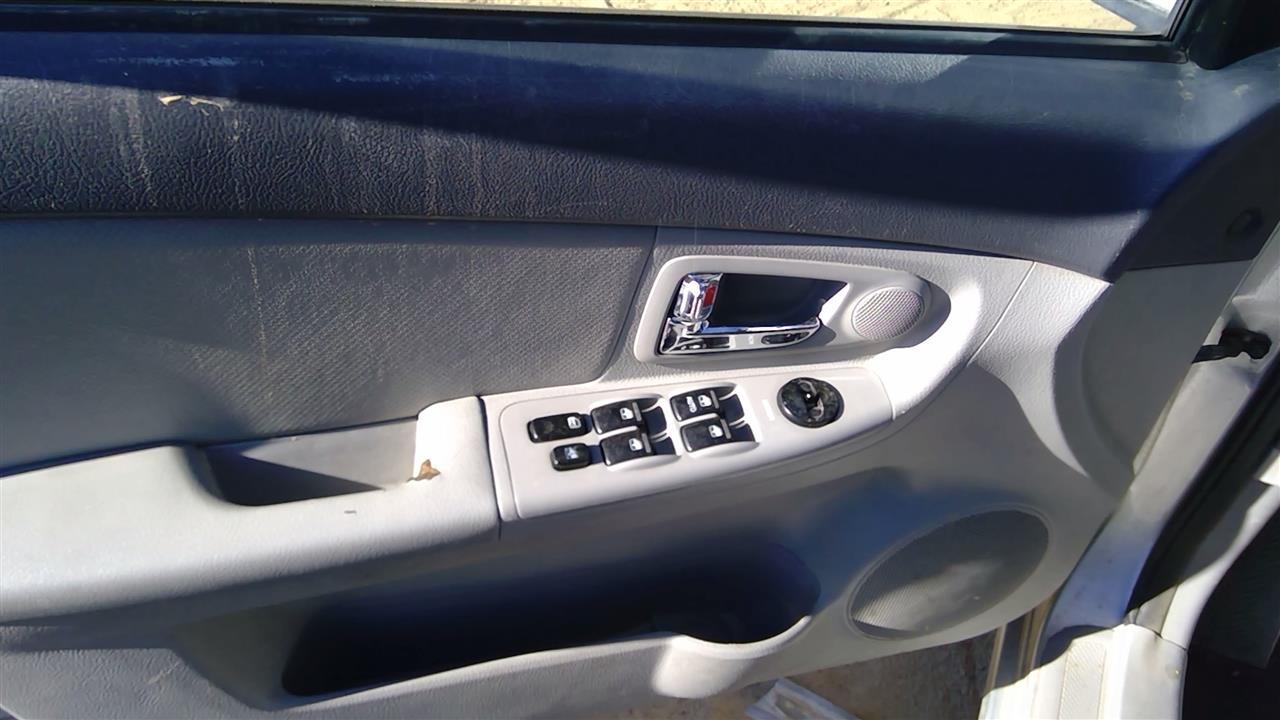 https://f005.backblazeb2.com/file/img-partshotlines-com/Inventory/SW52/Vehicle/20447_02.jpg