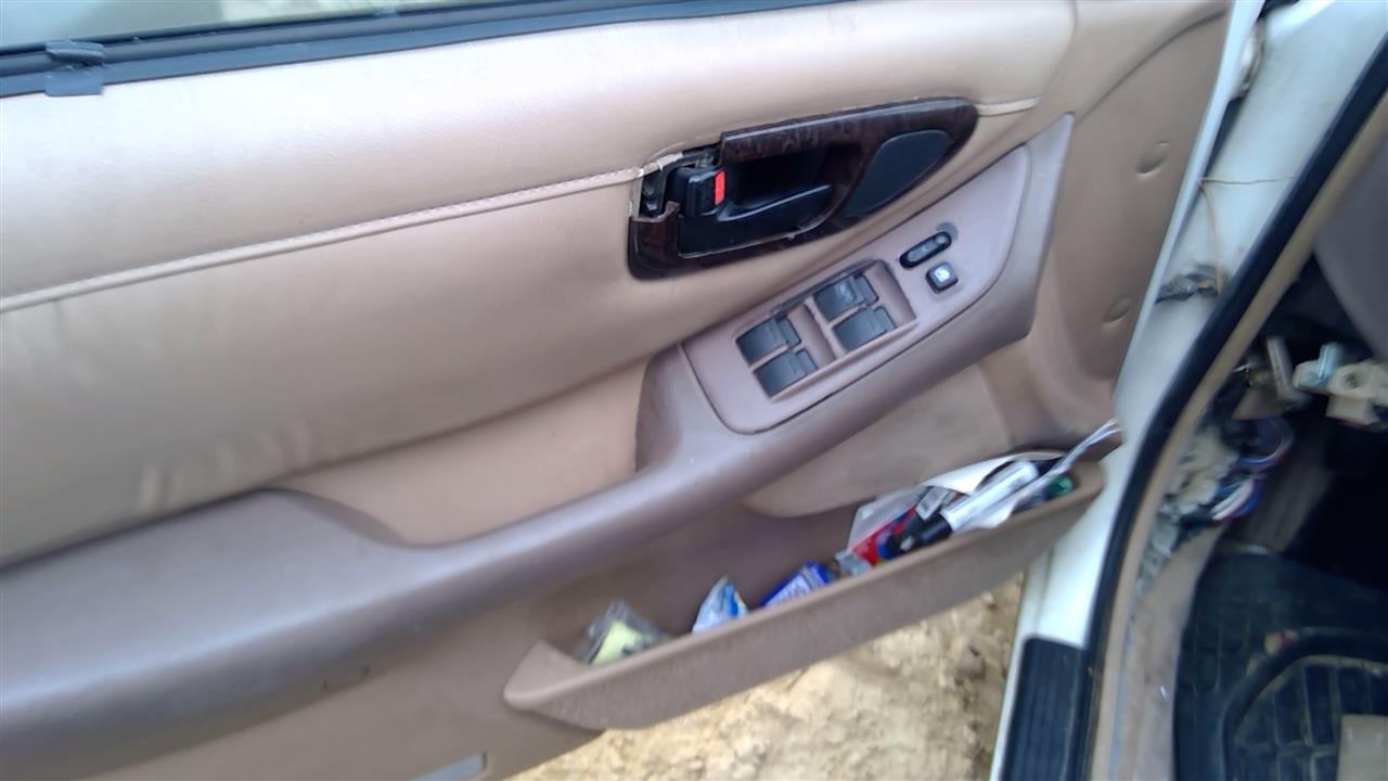 https://f005.backblazeb2.com/file/img-partshotlines-com/Inventory/SW52/Vehicle/20456_02.jpg