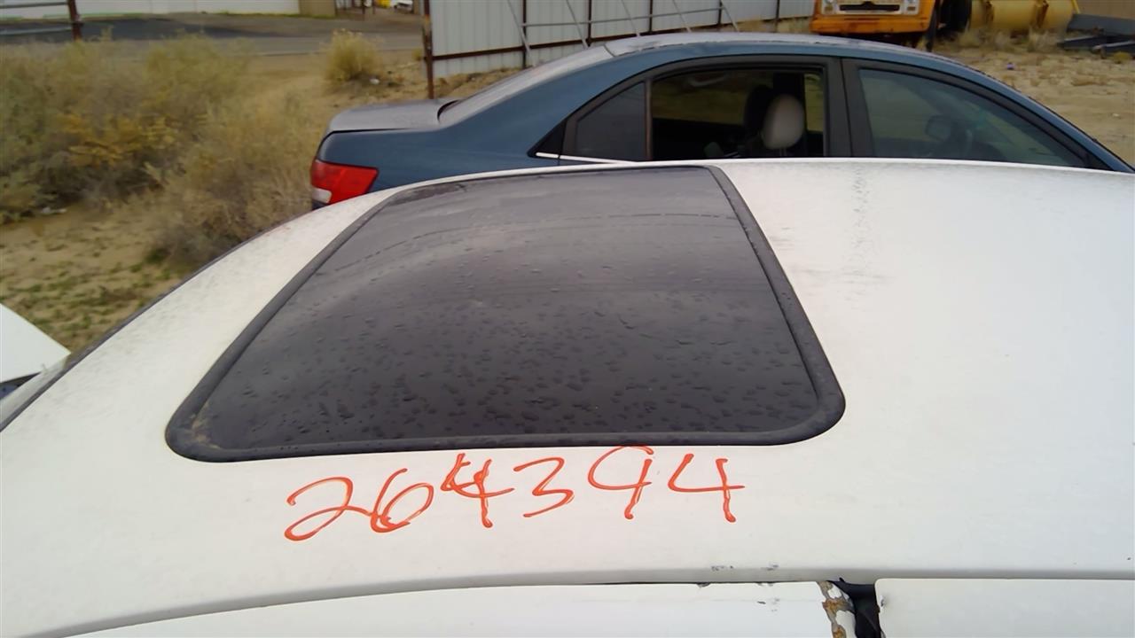 https://f005.backblazeb2.com/file/img-partshotlines-com/Inventory/SW52/Vehicle/20456_04.jpg