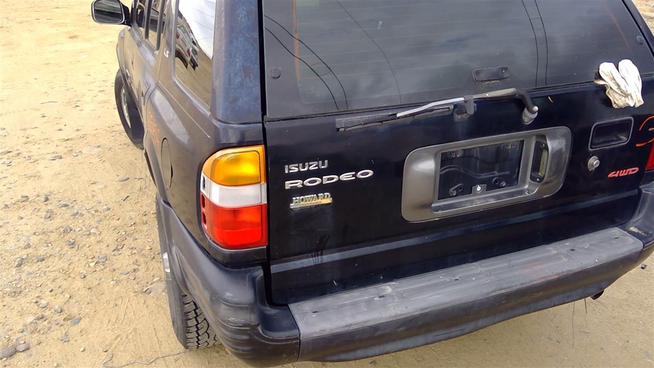 https://f005.backblazeb2.com/file/img-partshotlines-com/Inventory/SW52/Vehicle/20469_13.jpg