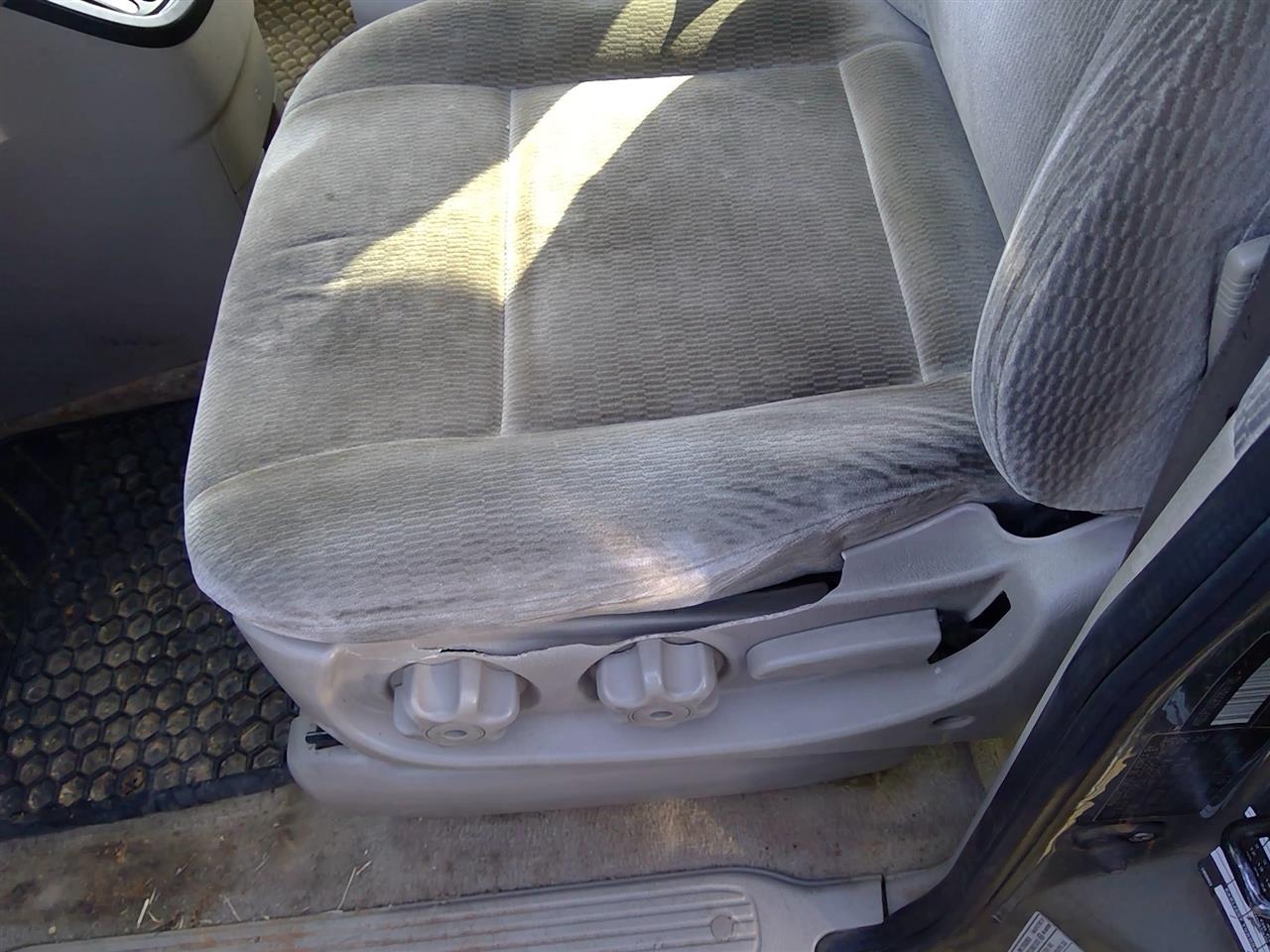 https://f005.backblazeb2.com/file/img-partshotlines-com/Inventory/SW52/Vehicle/20471_03.jpg