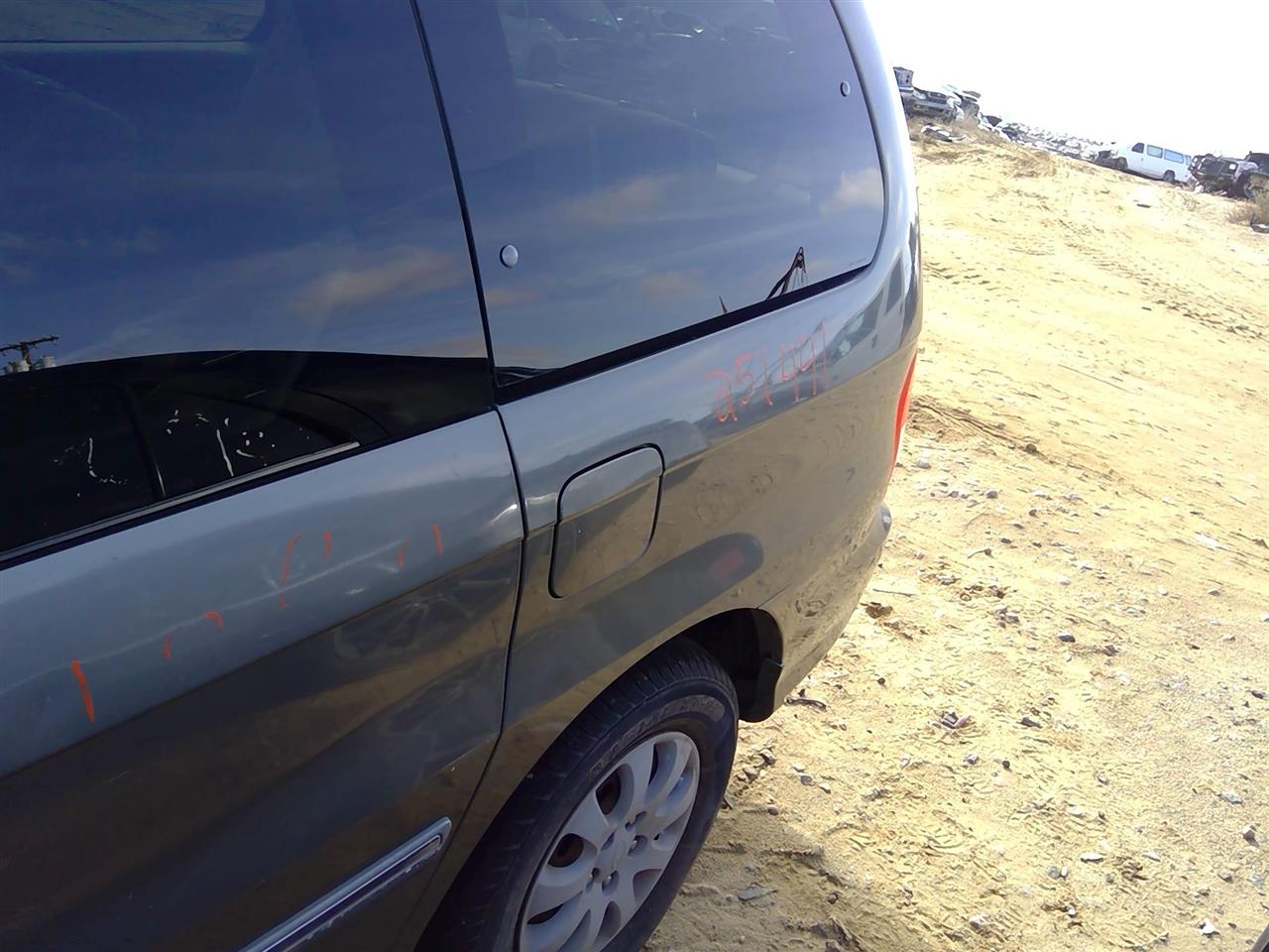 https://f005.backblazeb2.com/file/img-partshotlines-com/Inventory/SW52/Vehicle/20471_12.jpg