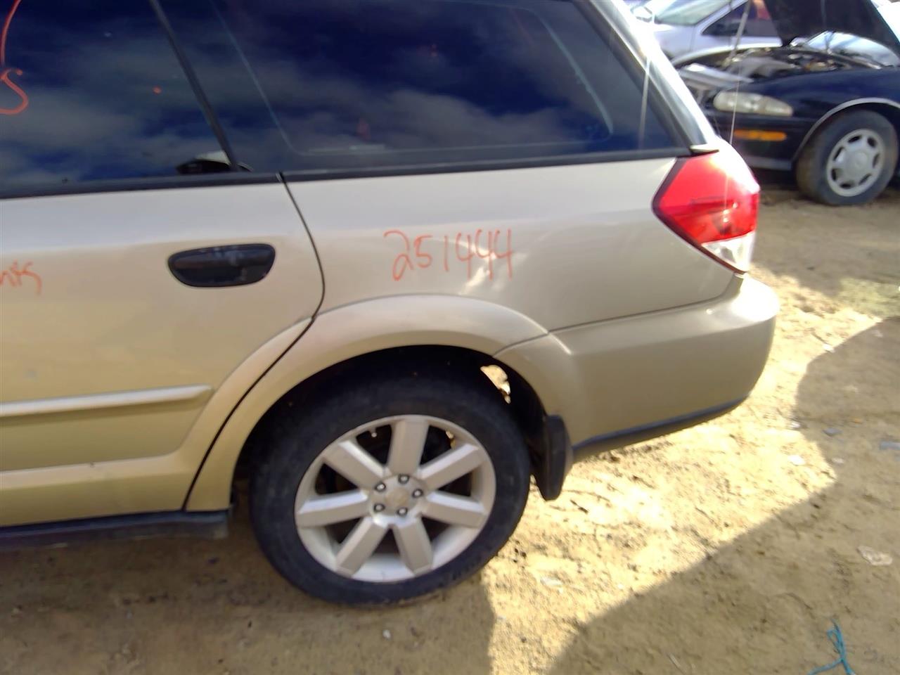 https://f005.backblazeb2.com/file/img-partshotlines-com/Inventory/SW52/Vehicle/20475_13.jpg
