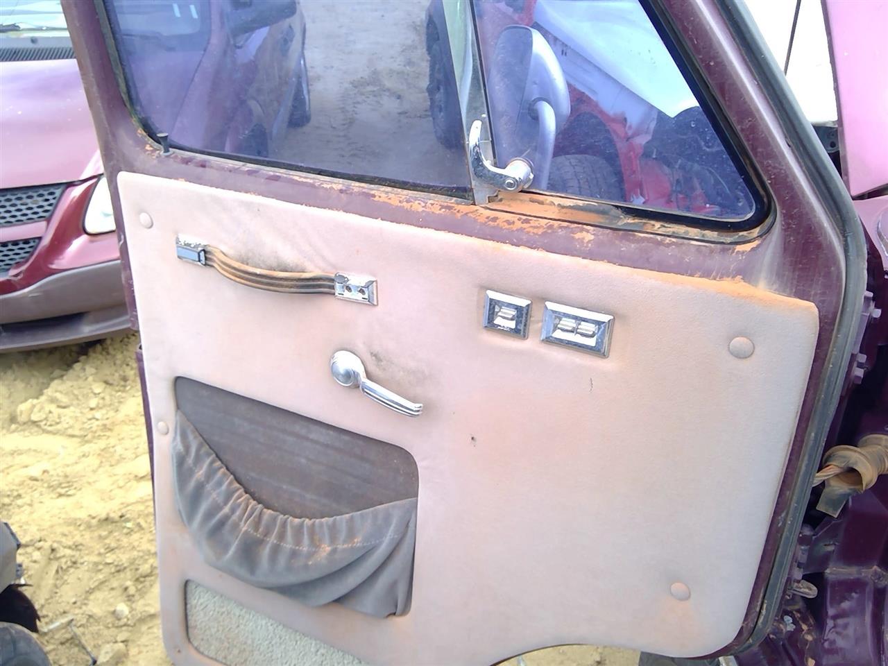 https://f005.backblazeb2.com/file/img-partshotlines-com/Inventory/SW52/Vehicle/20477_02.jpg