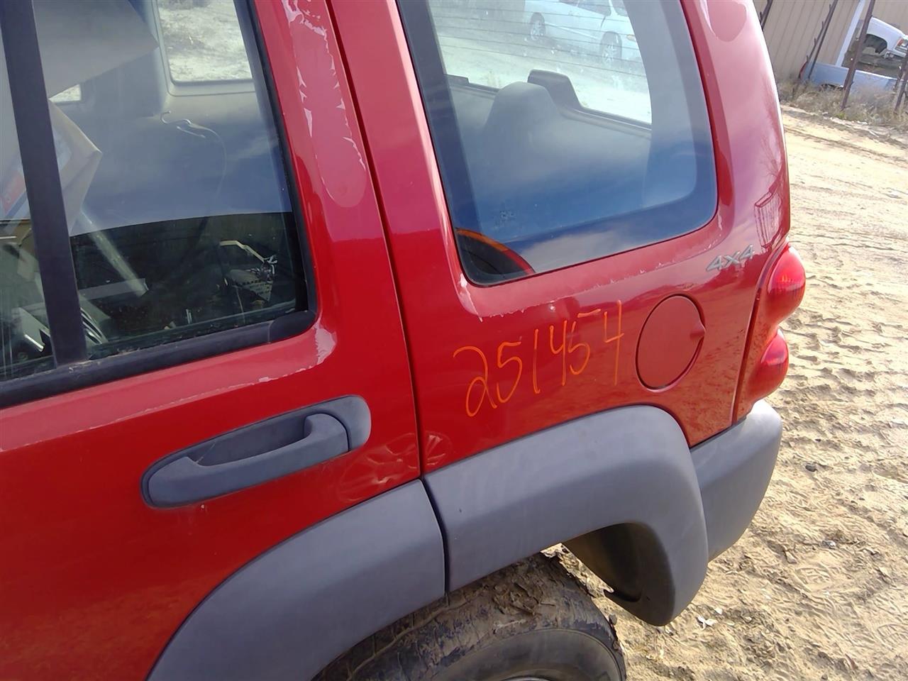 https://f005.backblazeb2.com/file/img-partshotlines-com/Inventory/SW52/Vehicle/20486_11.jpg