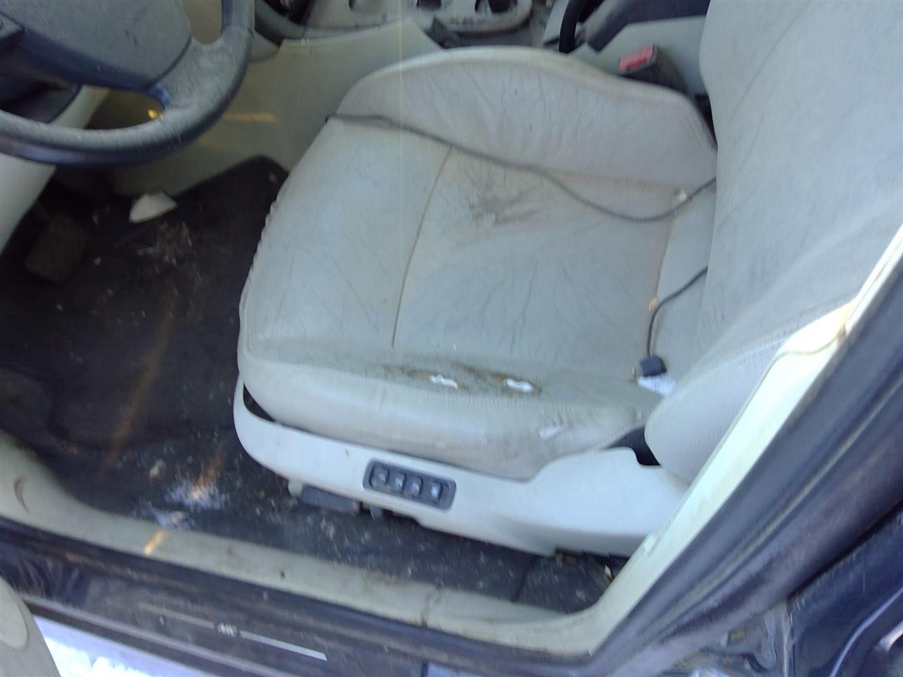 https://f005.backblazeb2.com/file/img-partshotlines-com/Inventory/SW52/Vehicle/20491_03.jpg