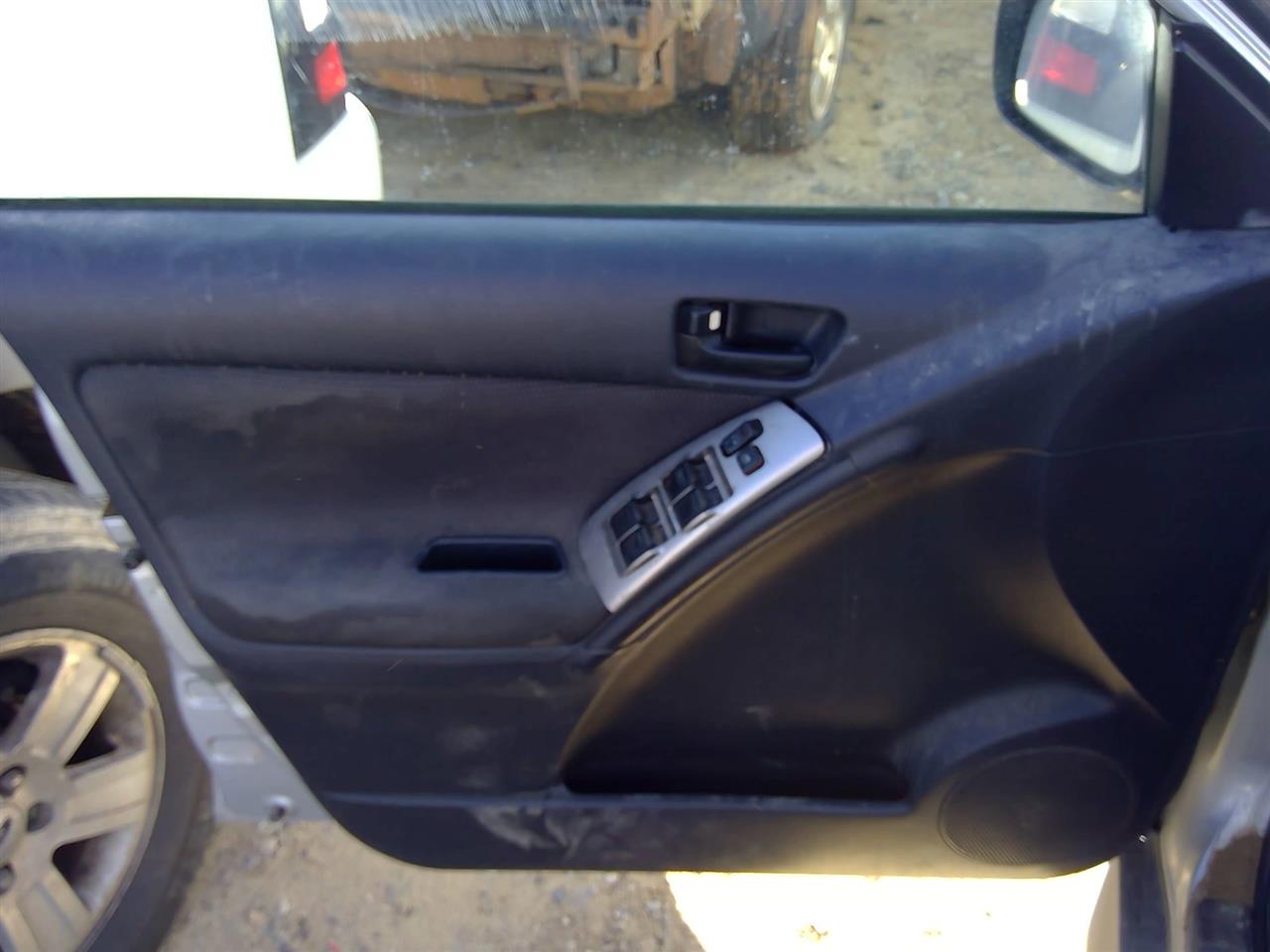 https://f005.backblazeb2.com/file/img-partshotlines-com/Inventory/SW52/Vehicle/20511_02.jpg