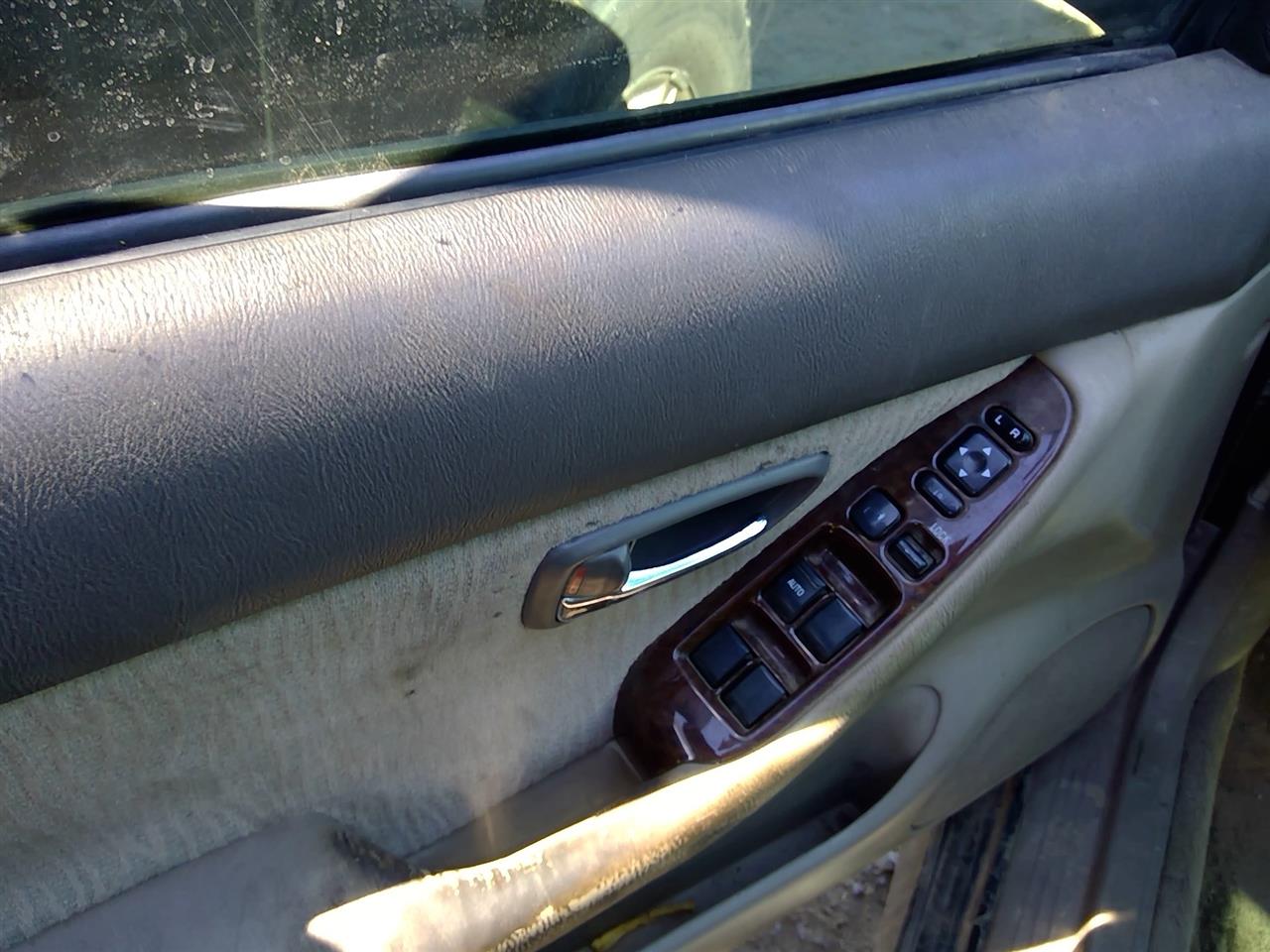 https://f005.backblazeb2.com/file/img-partshotlines-com/Inventory/SW52/Vehicle/20518_02.jpg