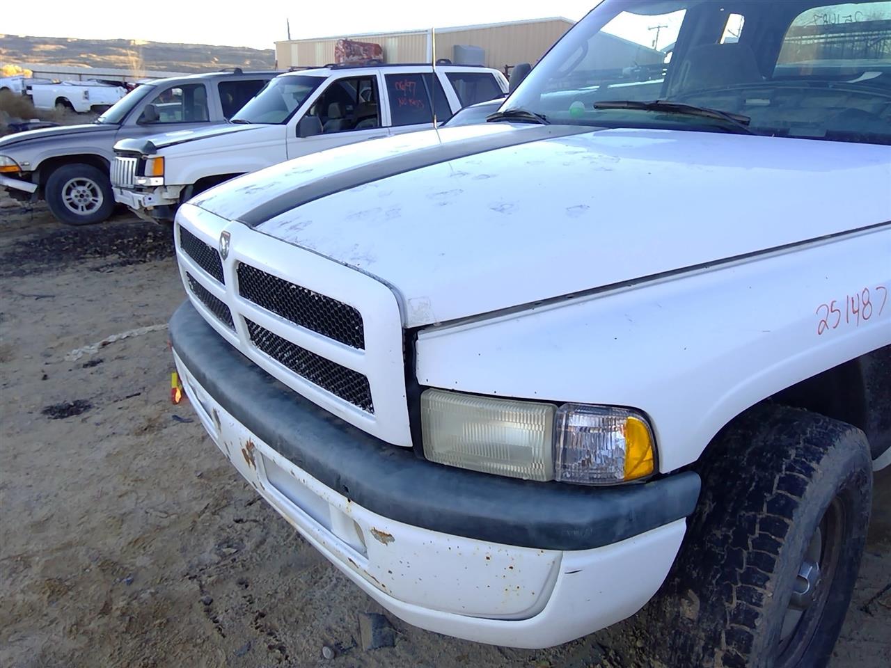 https://f005.backblazeb2.com/file/img-partshotlines-com/Inventory/SW52/Vehicle/20520_08.jpg