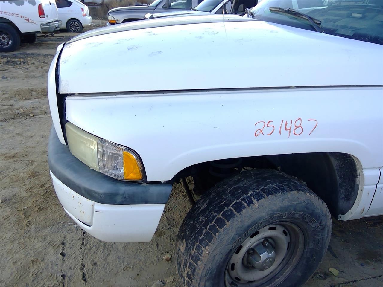 https://f005.backblazeb2.com/file/img-partshotlines-com/Inventory/SW52/Vehicle/20520_09.jpg