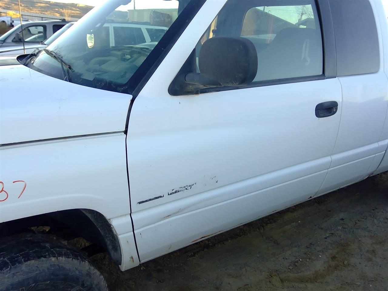 https://f005.backblazeb2.com/file/img-partshotlines-com/Inventory/SW52/Vehicle/20520_10.jpg