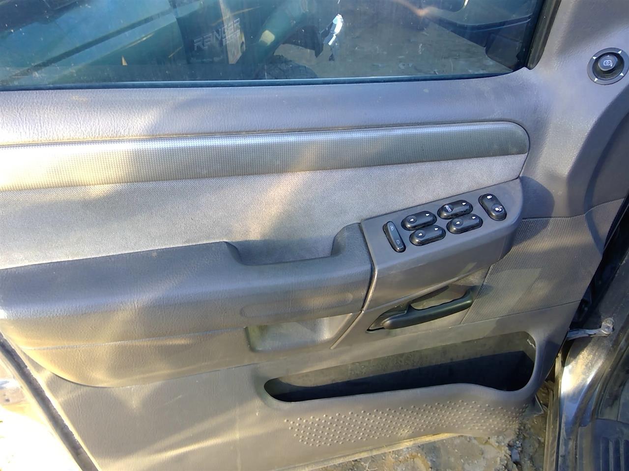 https://f005.backblazeb2.com/file/img-partshotlines-com/Inventory/SW52/Vehicle/20521_02.jpg