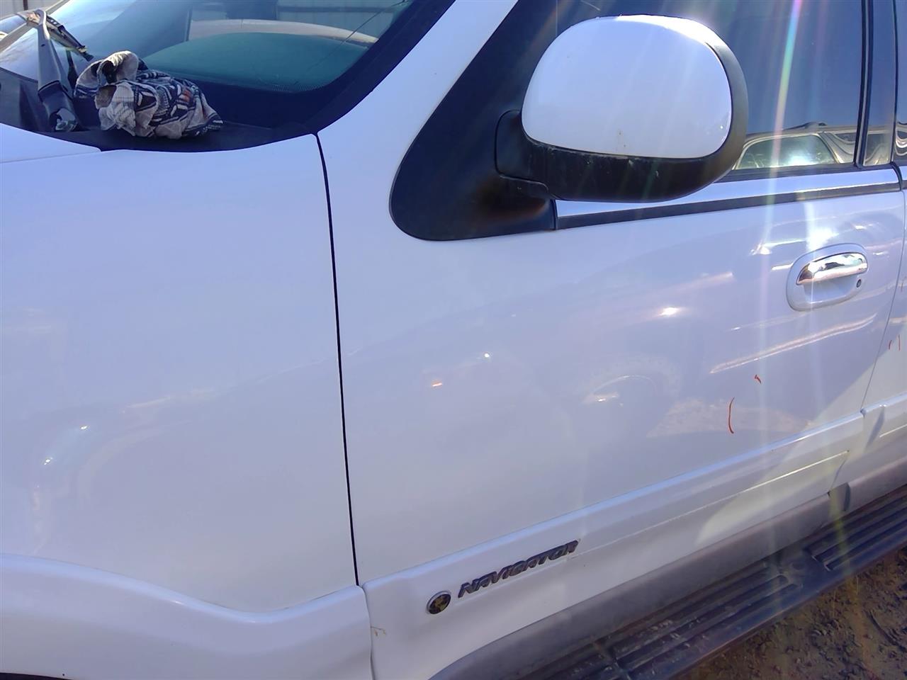 https://f005.backblazeb2.com/file/img-partshotlines-com/Inventory/SW52/Vehicle/20527_11.jpg