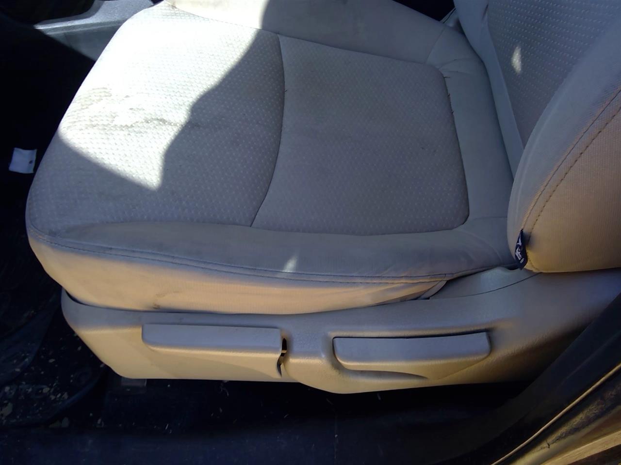 https://f005.backblazeb2.com/file/img-partshotlines-com/Inventory/SW52/Vehicle/20530_03.jpg