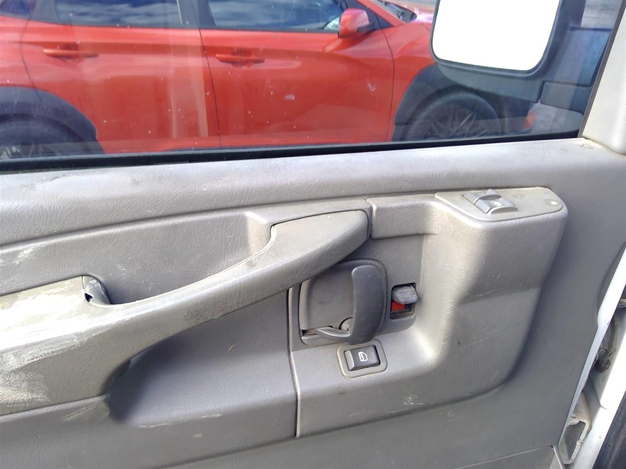 https://f005.backblazeb2.com/file/img-partshotlines-com/Inventory/SW52/Vehicle/20549_02.jpg