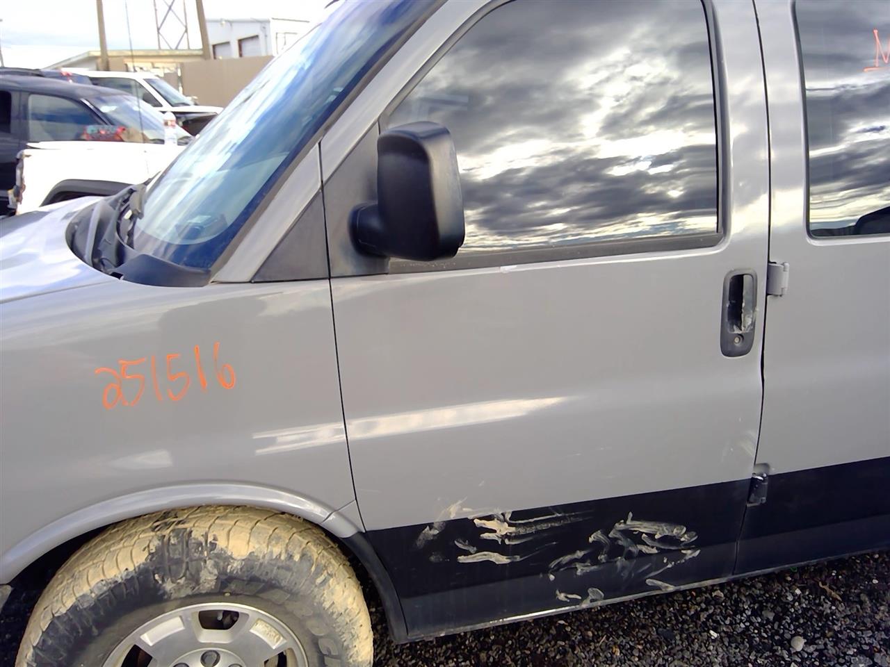 https://f005.backblazeb2.com/file/img-partshotlines-com/Inventory/SW52/Vehicle/20549_10.jpg