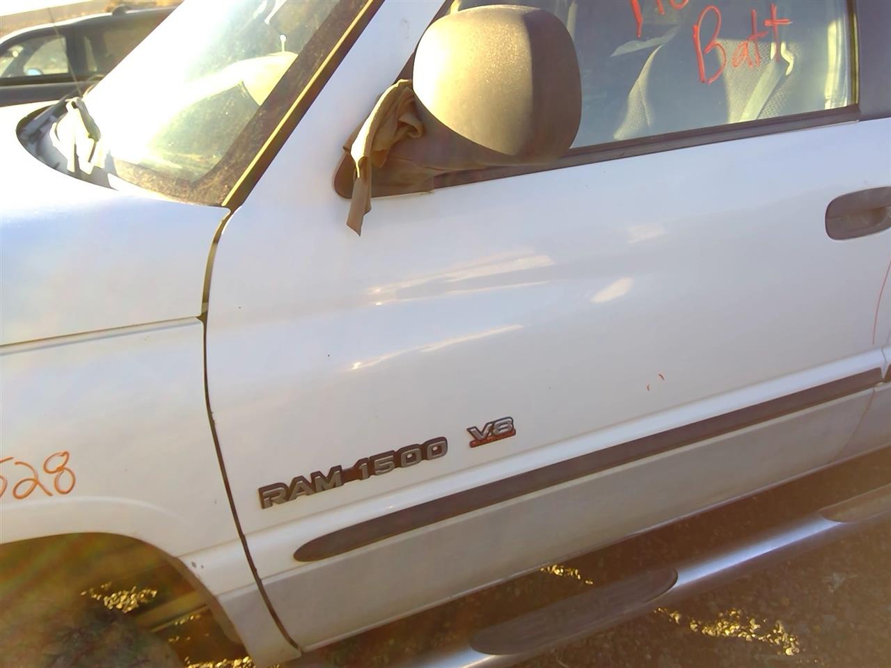 https://f005.backblazeb2.com/file/img-partshotlines-com/Inventory/SW52/Vehicle/20561_10.jpg