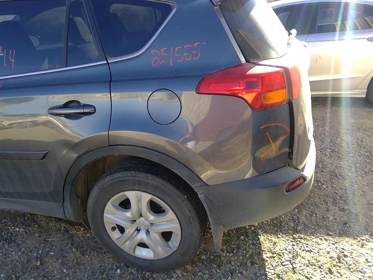 https://f005.backblazeb2.com/file/img-partshotlines-com/Inventory/SW52/Vehicle/20590_12.jpg