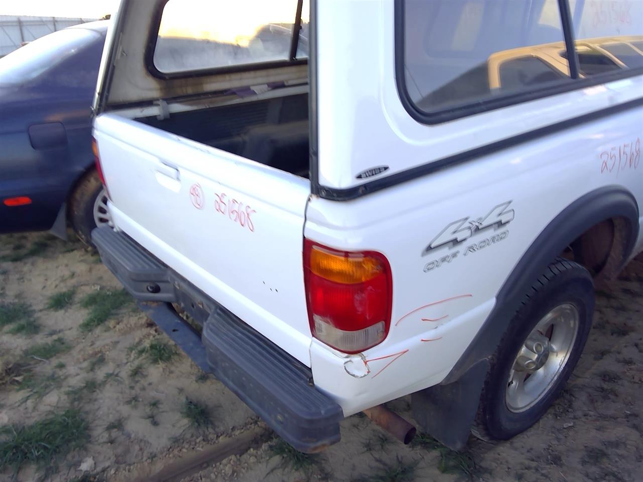 https://f005.backblazeb2.com/file/img-partshotlines-com/Inventory/SW52/Vehicle/20604_13.jpg