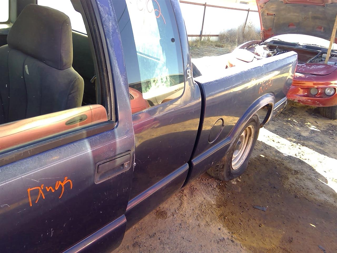 https://f005.backblazeb2.com/file/img-partshotlines-com/Inventory/SW52/Vehicle/20626_11.jpg