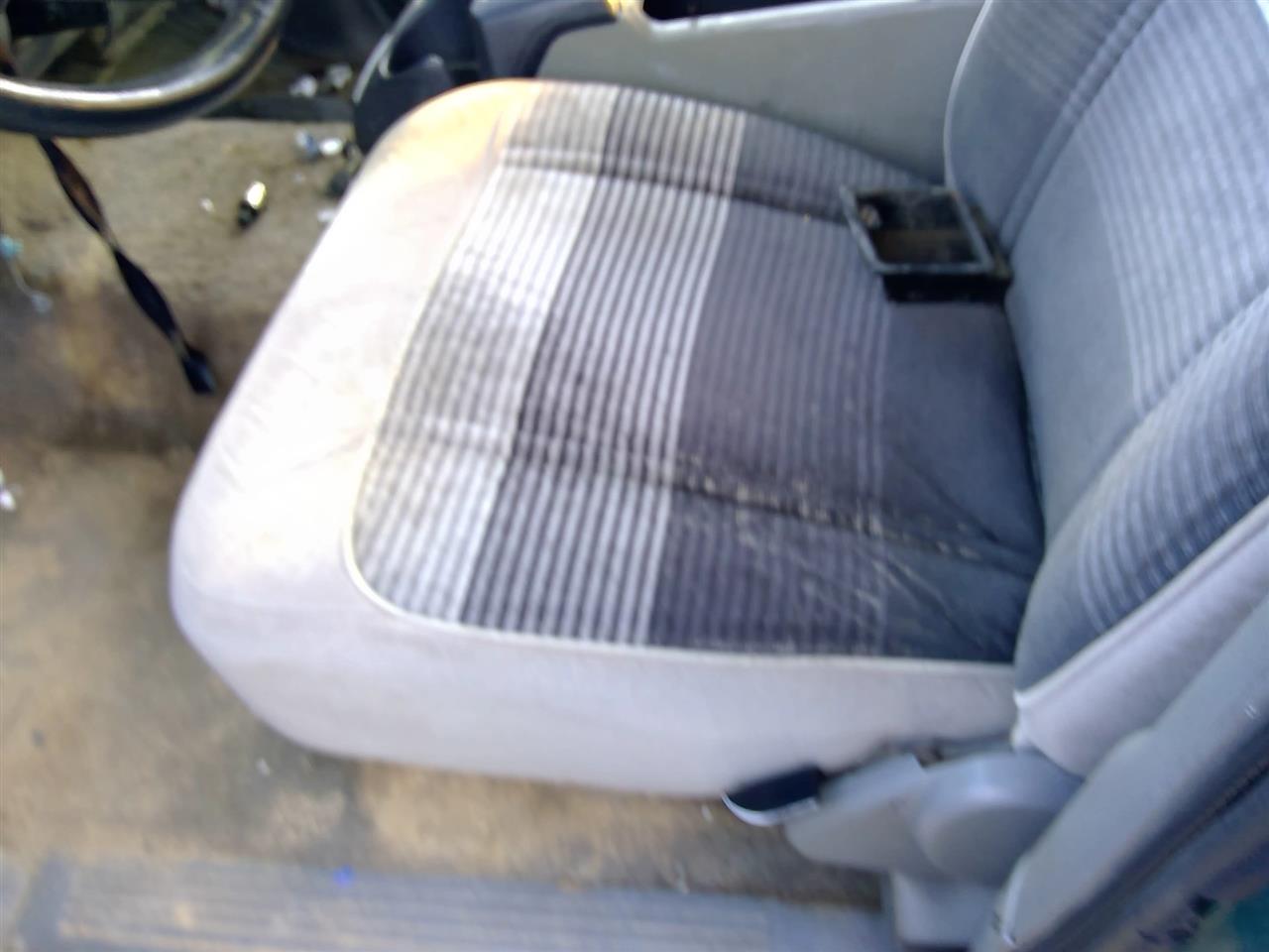 https://f005.backblazeb2.com/file/img-partshotlines-com/Inventory/SW52/Vehicle/20627_03.jpg