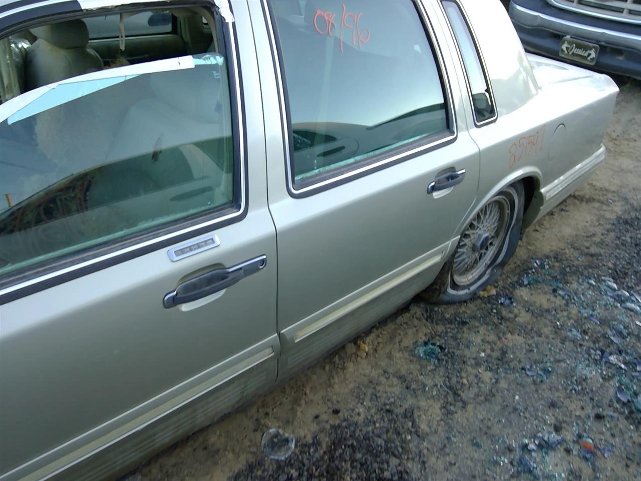 https://f005.backblazeb2.com/file/img-partshotlines-com/Inventory/SW52/Vehicle/20633_10.jpg