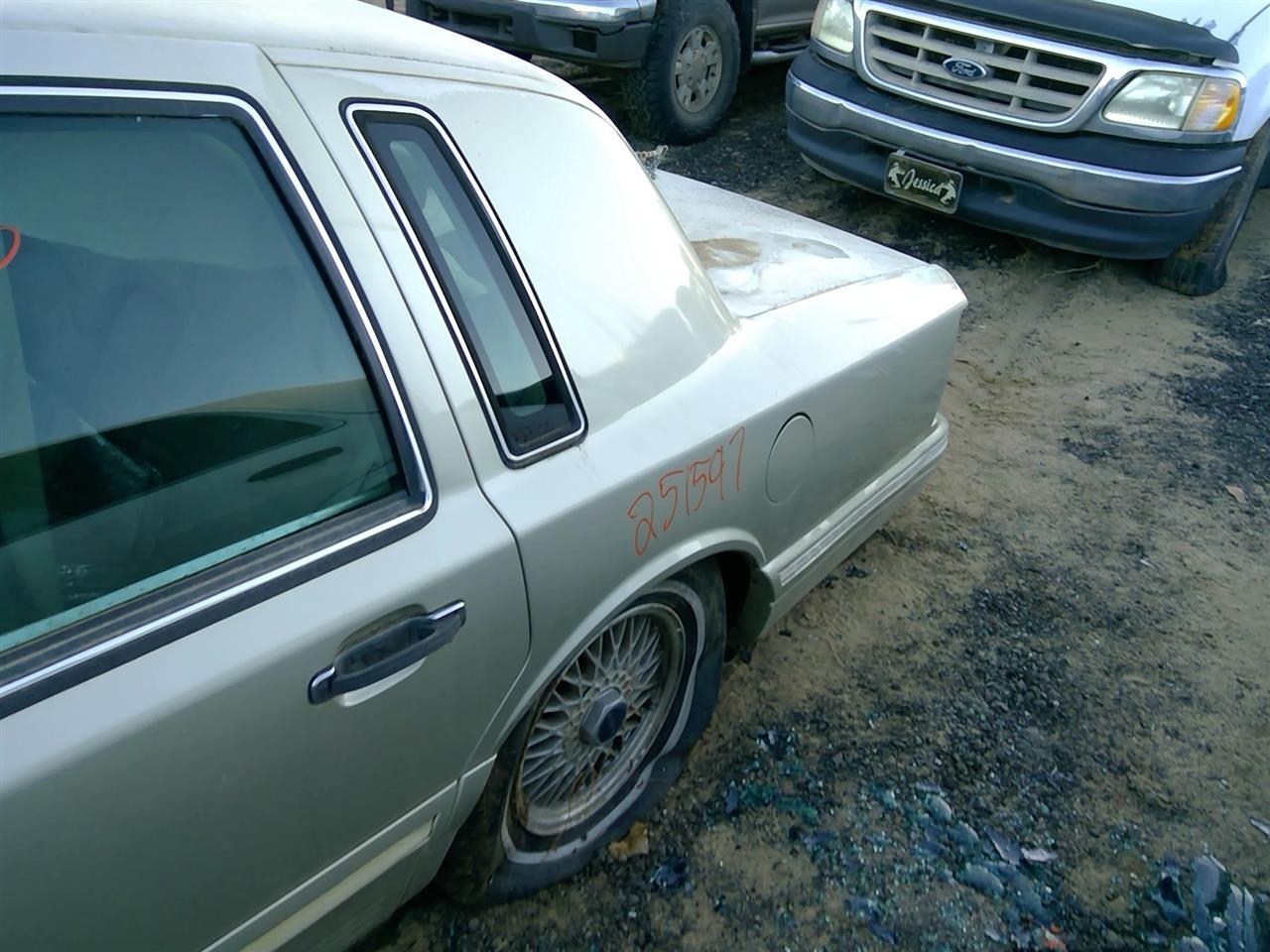 https://f005.backblazeb2.com/file/img-partshotlines-com/Inventory/SW52/Vehicle/20633_11.jpg