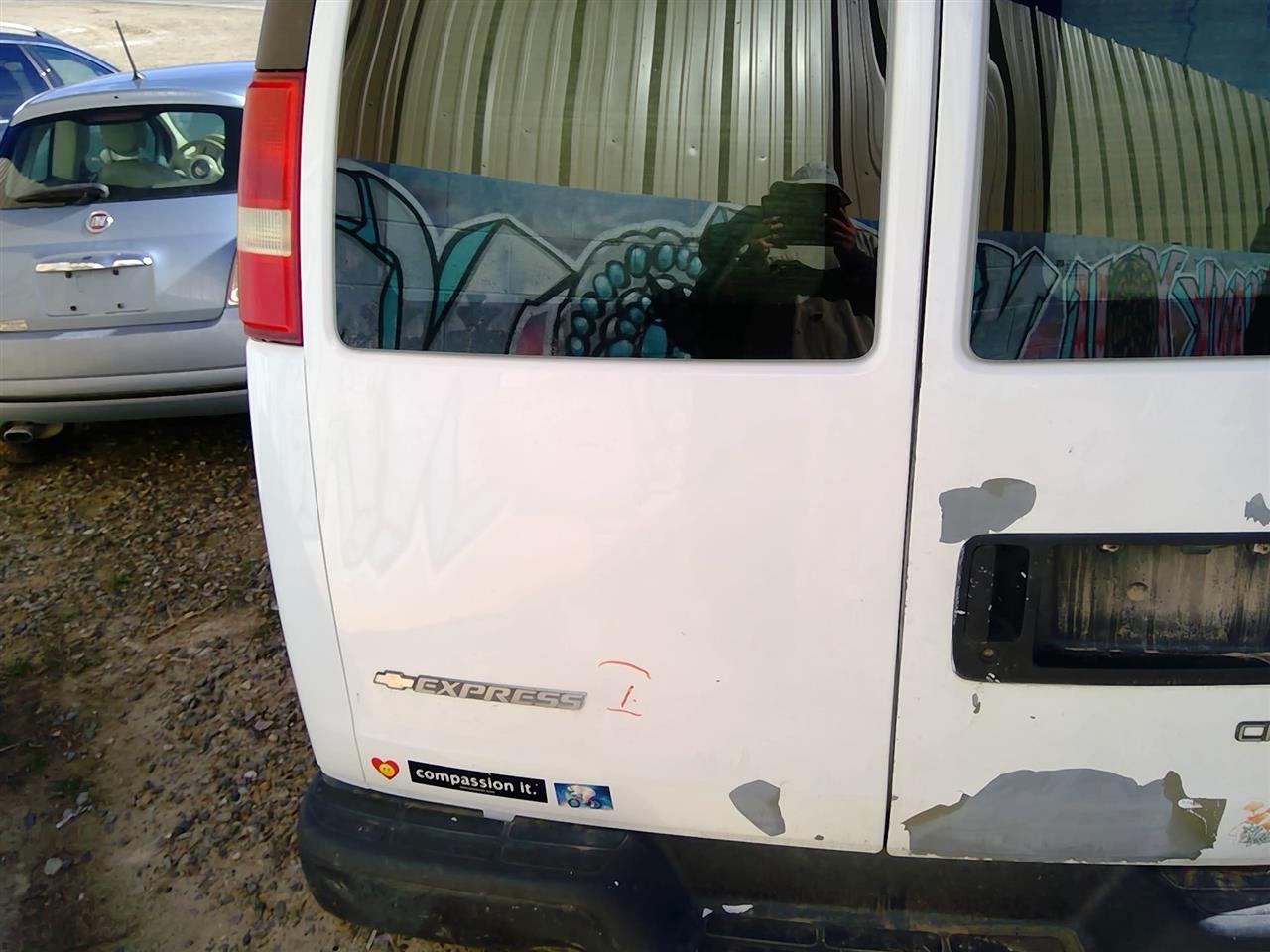 https://f005.backblazeb2.com/file/img-partshotlines-com/Inventory/SW52/Vehicle/20663_12.jpg