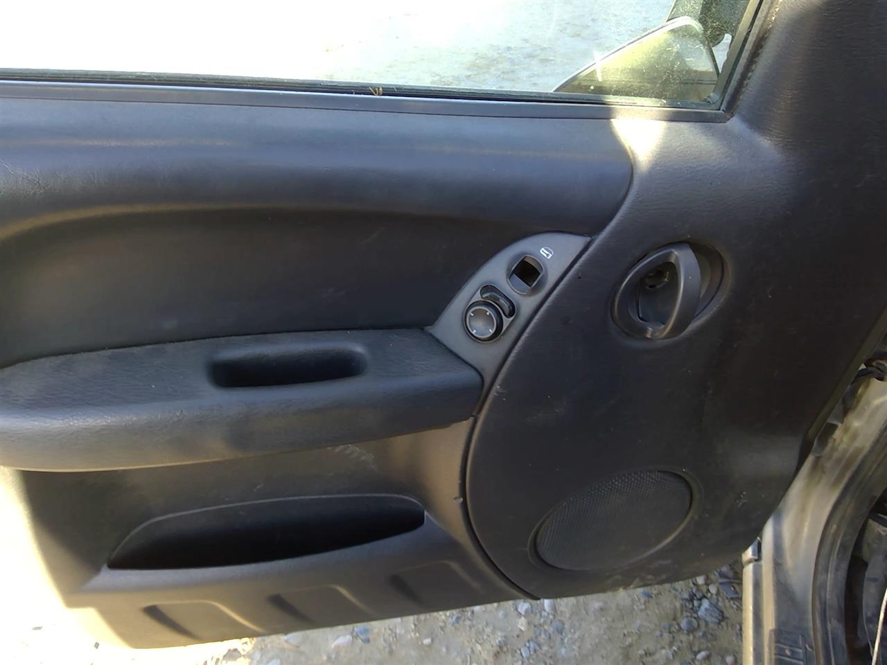 https://f005.backblazeb2.com/file/img-partshotlines-com/Inventory/SW52/Vehicle/20673_02.jpg