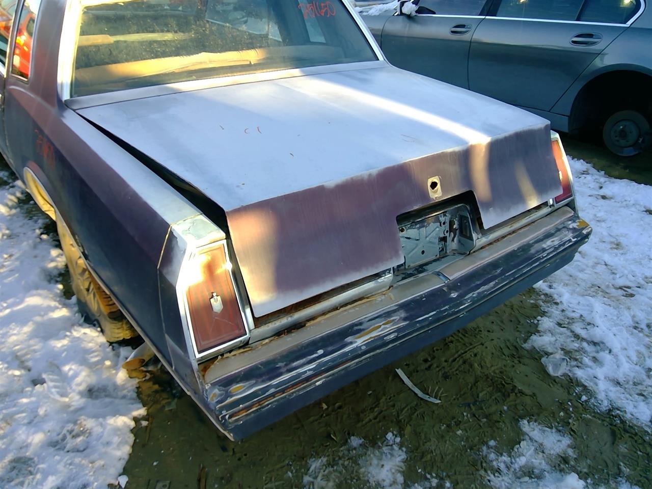 https://f005.backblazeb2.com/file/img-partshotlines-com/Inventory/SW52/Vehicle/20689_13.jpg