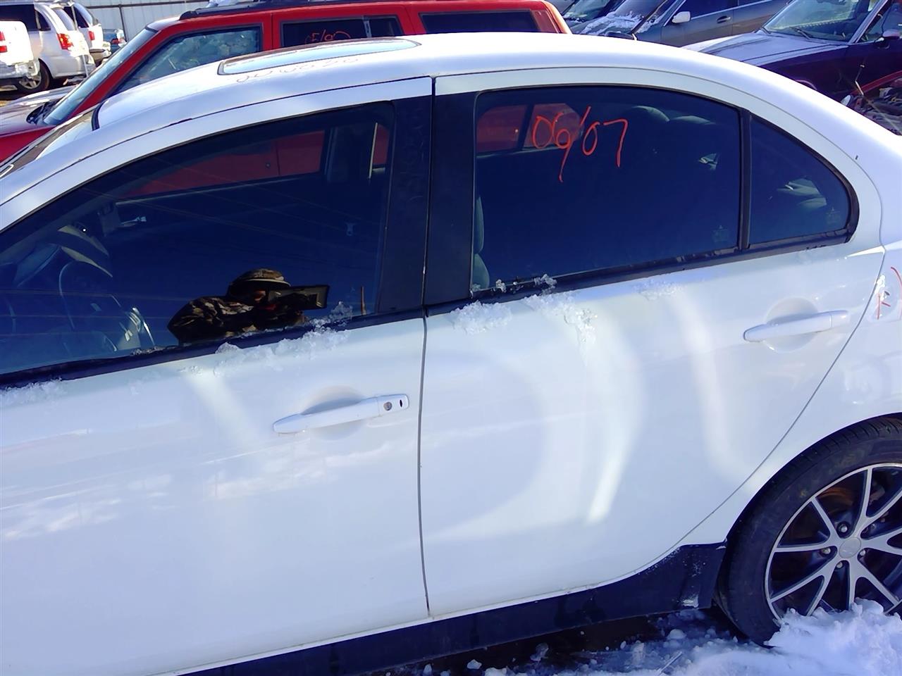 https://f005.backblazeb2.com/file/img-partshotlines-com/Inventory/SW52/Vehicle/20697_12.jpg
