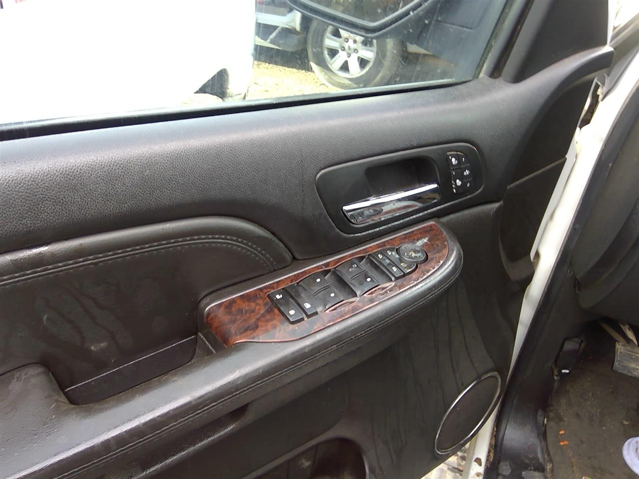 https://f005.backblazeb2.com/file/img-partshotlines-com/Inventory/SW52/Vehicle/20704_02.jpg